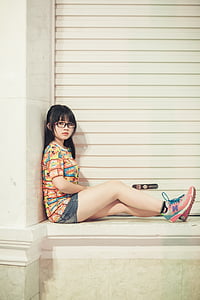girl wearing eyeglasses thumbnail