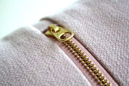 brass zipper closed thumbnail