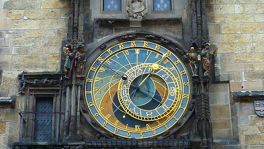 photo of round big clock thumbnail