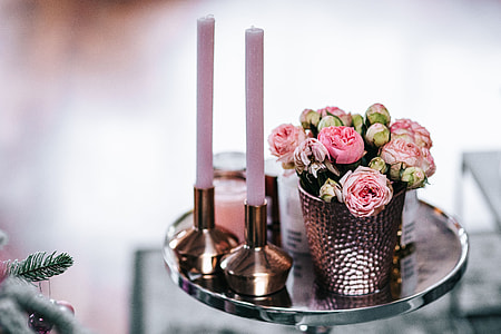 Side table with pink decorations thumbnail