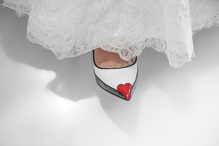 photo of a girl wearing white and gray pointed shoe thumbnail