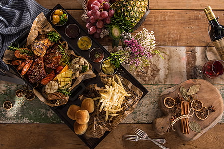 food on rectangular container thumbnail