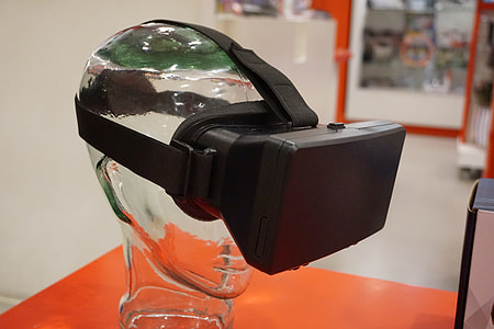 black VR glasses thumbnail