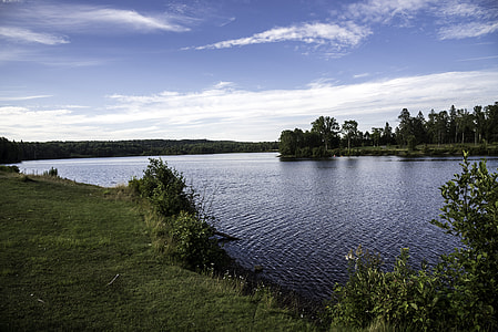 Small lake landscape in Thunder Bay, Ontario thumbnail