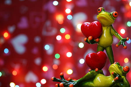 two frogs holding hearts 3D art thumbnail