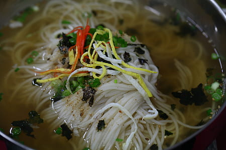 noodles with soup in gray bowl thumbnail