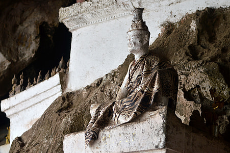Vietnam, Thousand Buddha Caves thumbnail