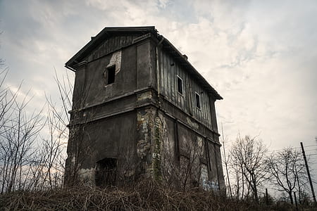 gray concrete 2-storey house thumbnail