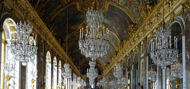 clear glass chandelier thumbnail