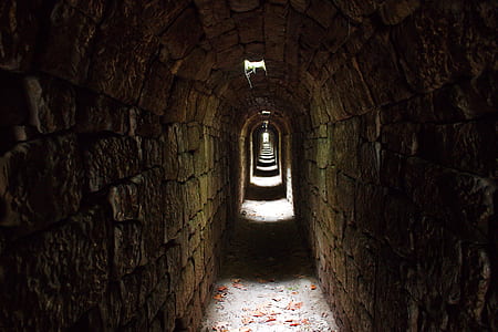 brick tunnel thumbnail