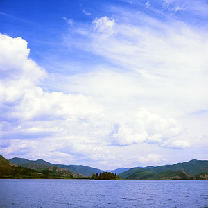 Island on the Lake Lugu thumbnail