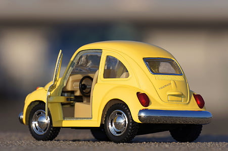 yellow Volkswagen Beetle die-cast thumbnail