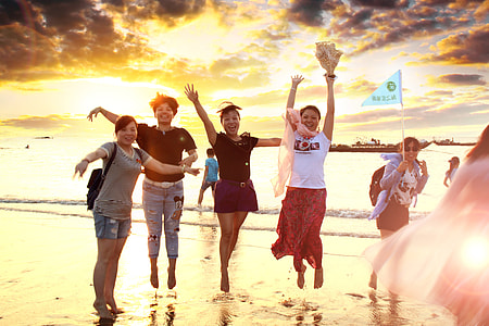 jump shot photo of five women thumbnail