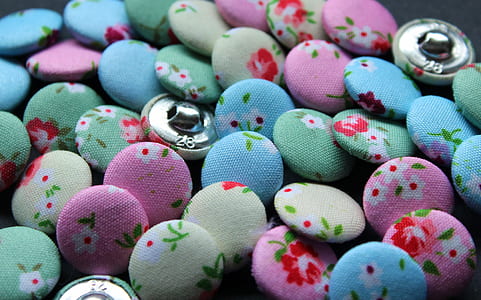 button lot thumbnail