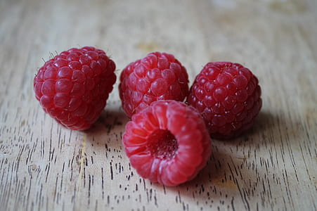 four raspberry fruits thumbnail