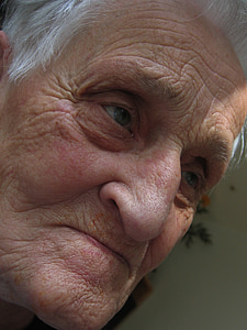 closeup photography of person thumbnail