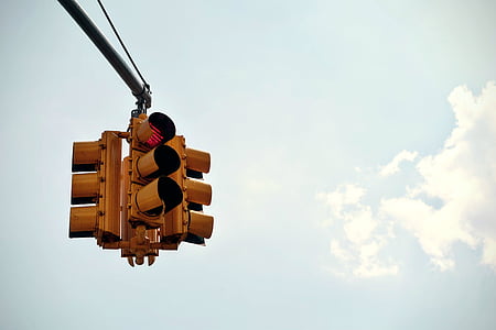 red light on traffic light thumbnail