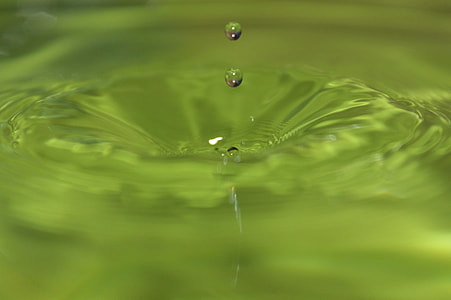 macro photograph of droplet thumbnail