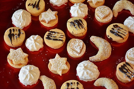 close-up photo baked cookies thumbnail