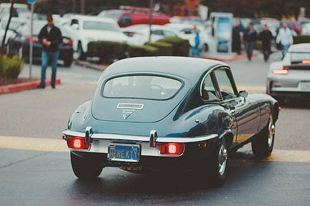 Classic Jaguar E-type thumbnail