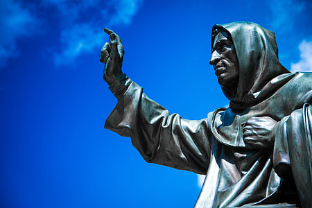 Luther Memorial, Girolamo Savonarola thumbnail