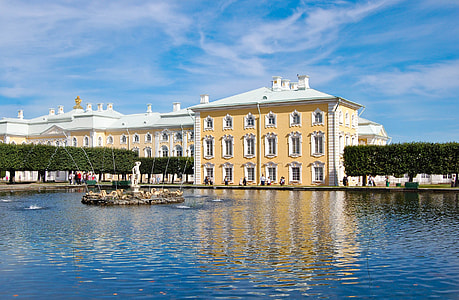 Building Across the Water in Saint Petersburg, Russia thumbnail