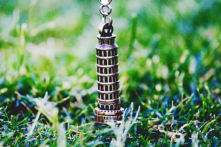 Leaning Tower of Pisa Pendant on Green Grass at Daytime thumbnail