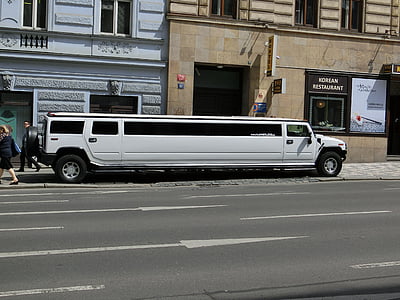 stretch-limo-hummer-h2-limo-limousine-thumb.jpg
