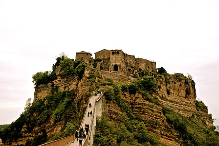 people walking on Great Wall of China thumbnail
