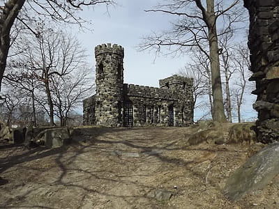 gray rock castle thumbnail