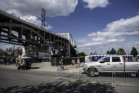 Bridge, truck,and sky in Nashville, Tennessee thumbnail