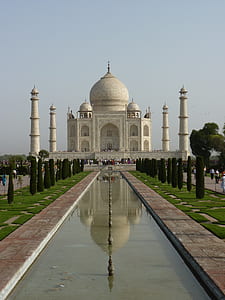 white Taj Mahal during daytime thumbnail