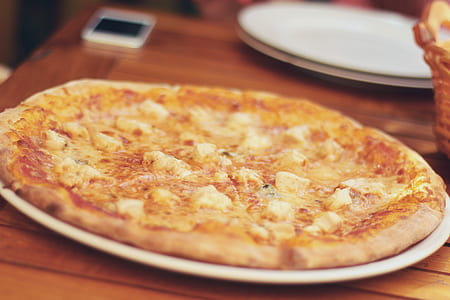 close-up photo of cheese pizza thumbnail