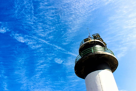 Down Viewing Lightpost thumbnail