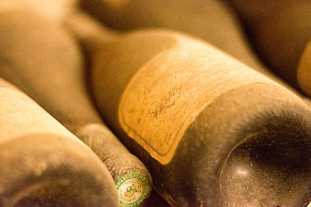 black glass bottle thumbnail