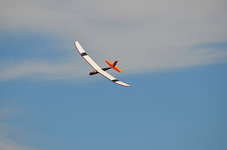 monoplane on flight thumbnail