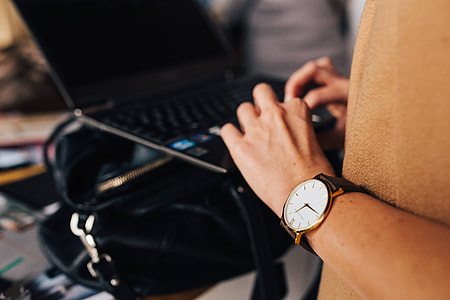Woman working on a computer thumbnail