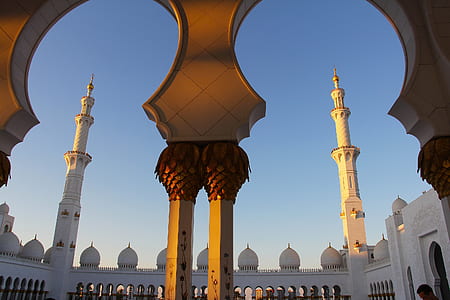 mosque under blue sky during day thumbnail