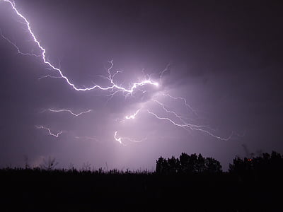 lightning strike photography thumbnail