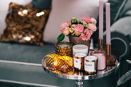 Side table with pink decorations thumbnail