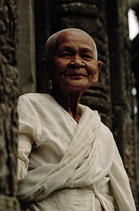 man wearing white thawb robe thumbnail