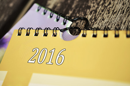 2016 yellow calendar on purple calendar thumbnail