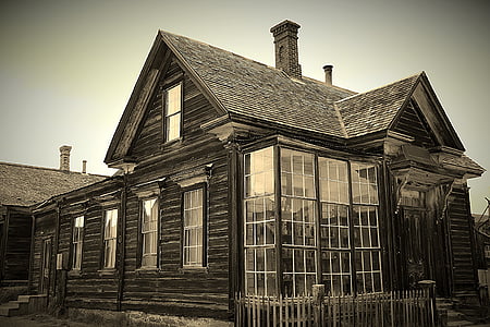 photo of black house thumbnail