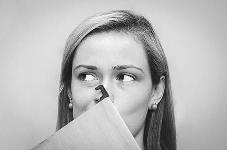 woman looking right side thumbnail