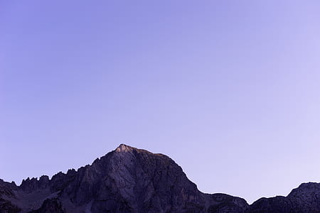closeup photo of gray mountain thumbnail