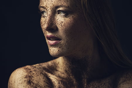 woman facing left thumbnail