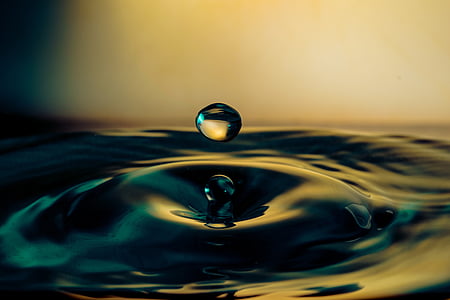 body of water focus photography thumbnail