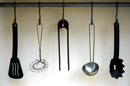 five kitchen utensils thumbnail