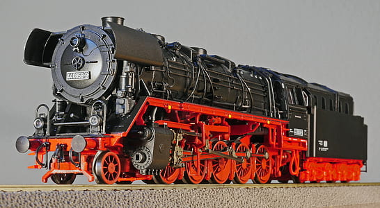 black and red train thumbnail