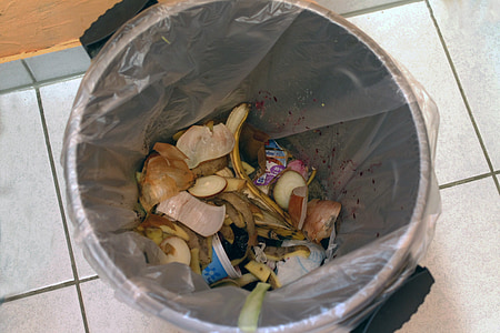 plastic bag on garbage can thumbnail